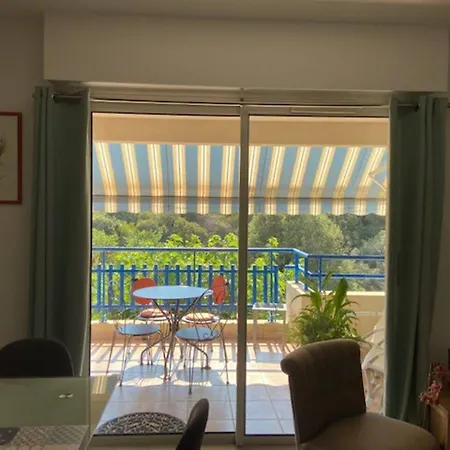 A Saint-raphael Avec Terrasse Апартаменты Сен-Рафаэль