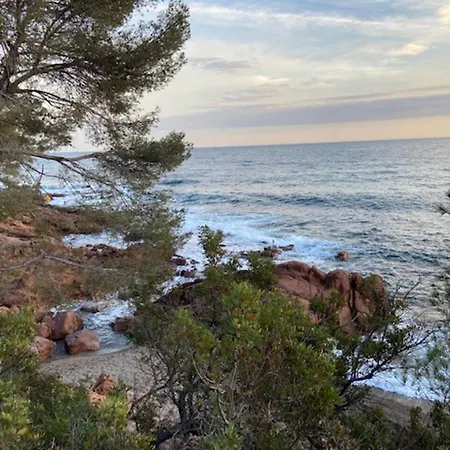 Апартаменты A Saint-raphael Avec Terrasse